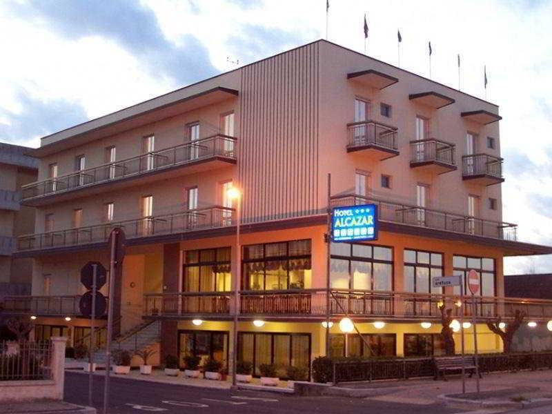 Hotel Alcazar Ріміні Екстер'єр фото